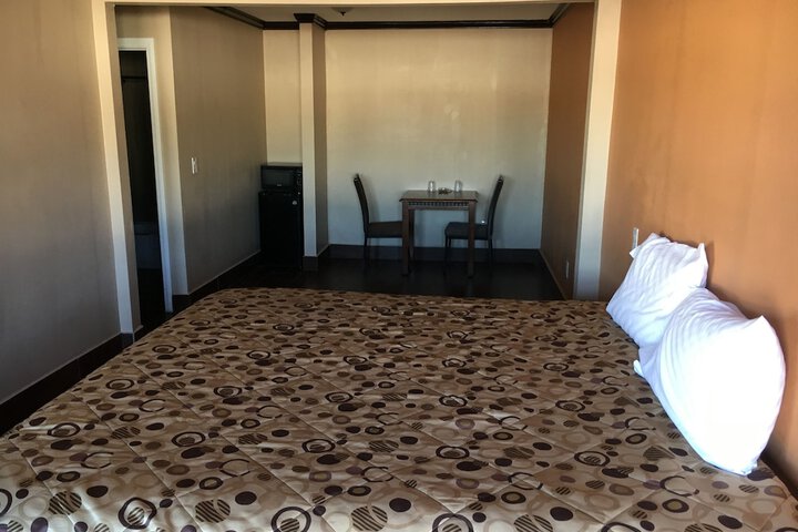 Room 16 of 19