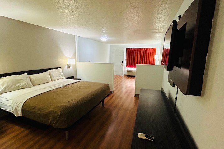 Room 16 of 45