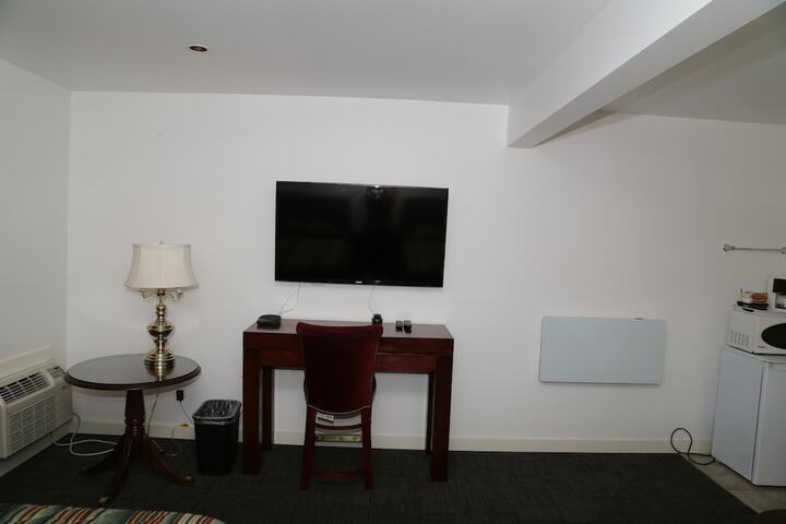 Room 11 of 49