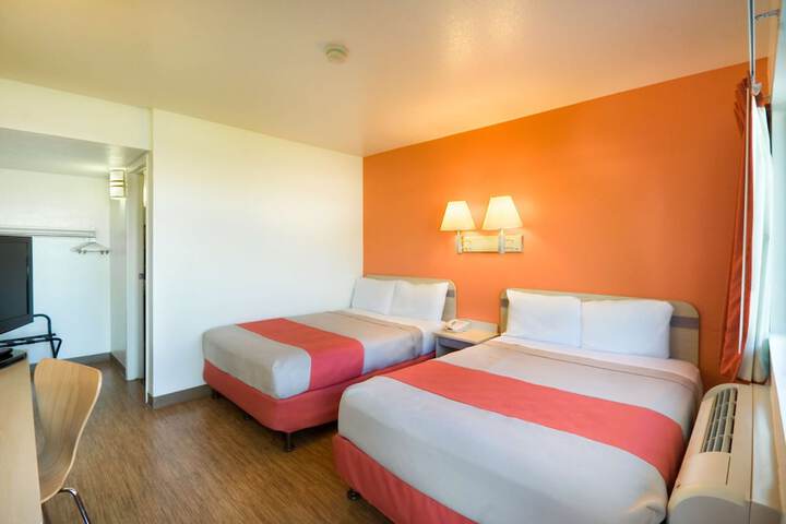 Room 28 of 42