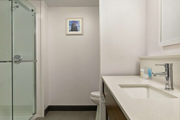 Room 15 of 28