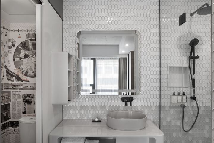 Room 32 of 58