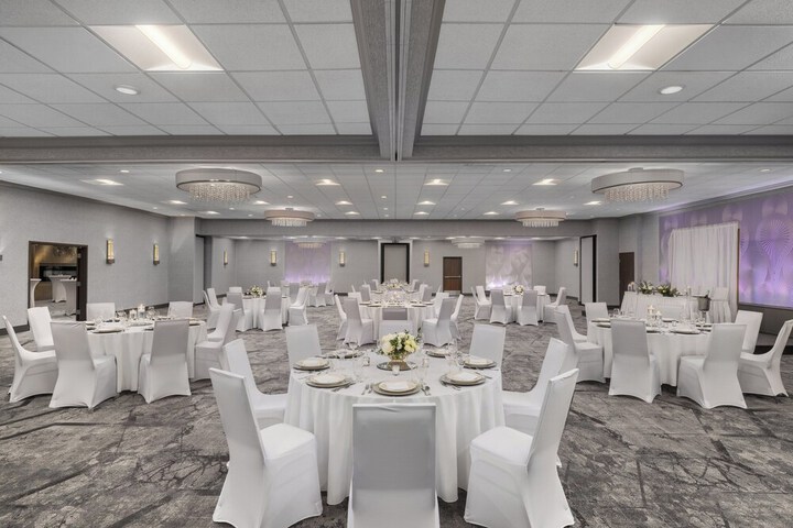 Holiday Inn Coralville Iowa City by IHG