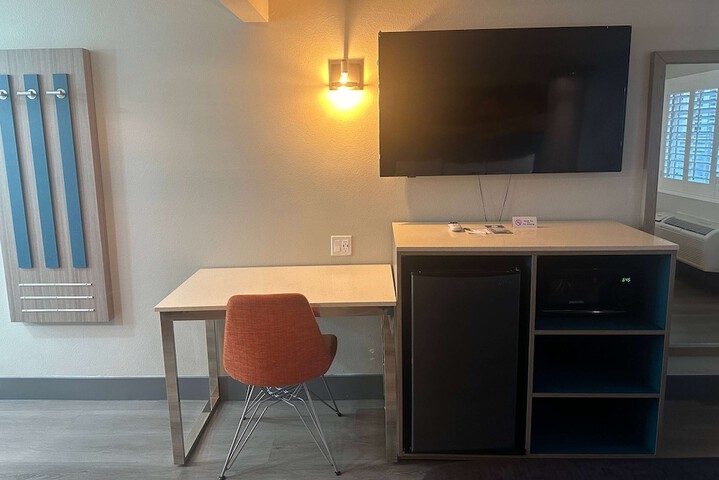 Room 85 of 103