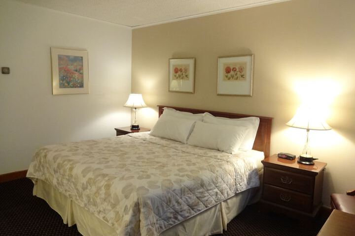 Room 32 of 64