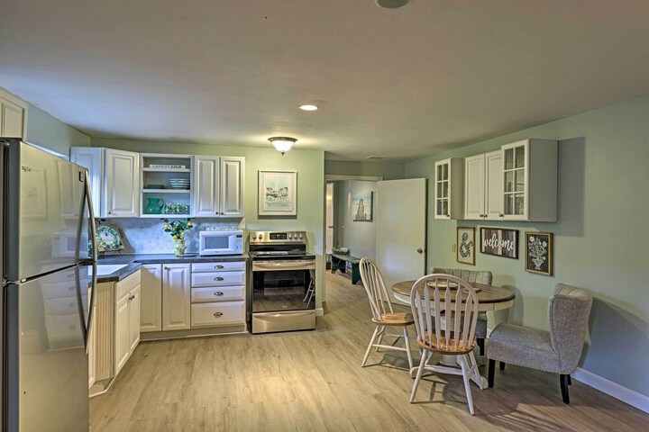Newly Renovated Penn Yan Apartment 1 Mi to Lake!