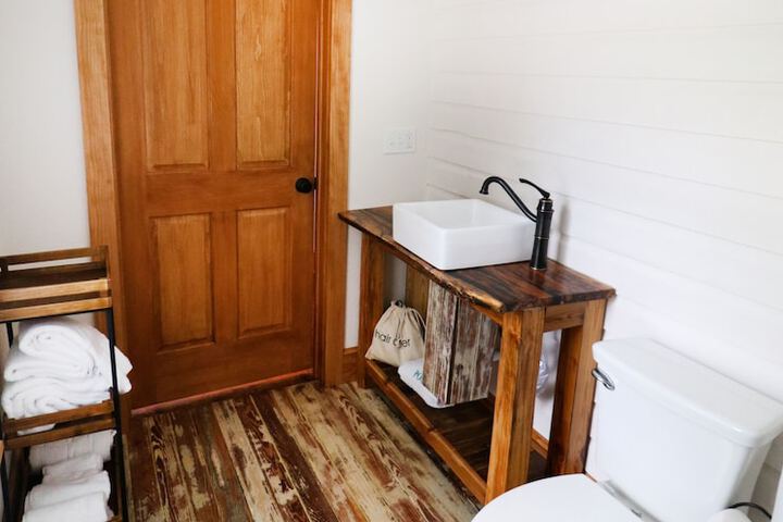 Room 43 of 206