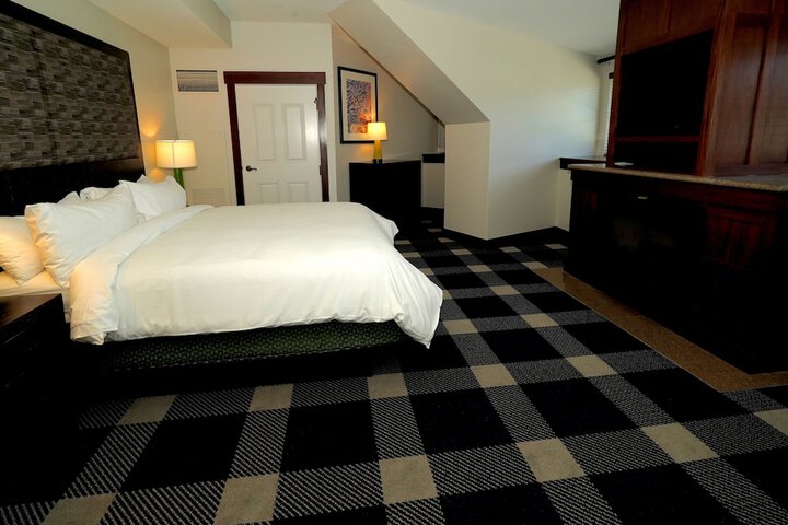 Heavenly Village Condos - Grand Residence
