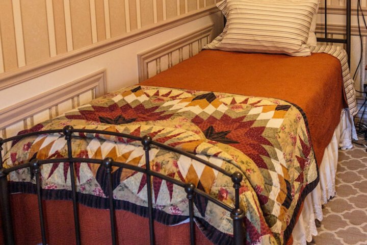 Room 174 of 223