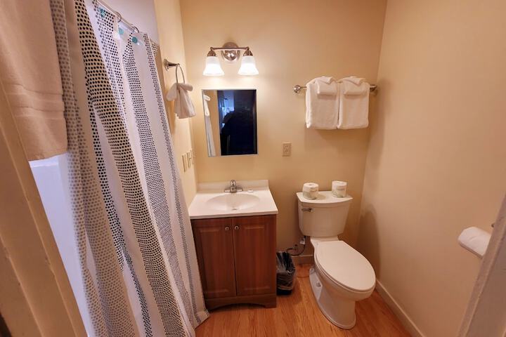 Room 105 of 287