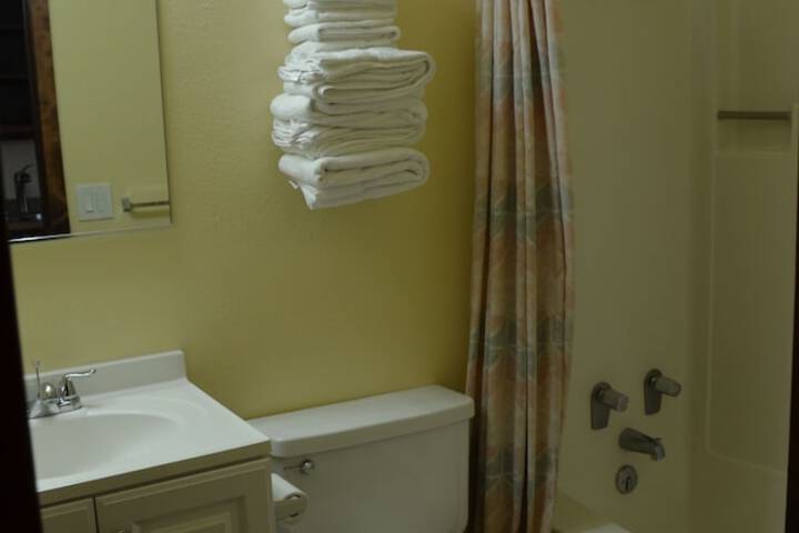 Room 33 of 38