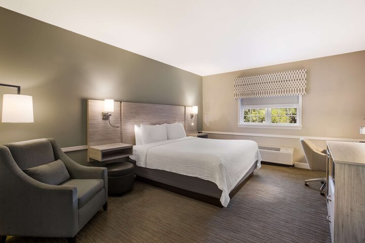 Room 16 of 22