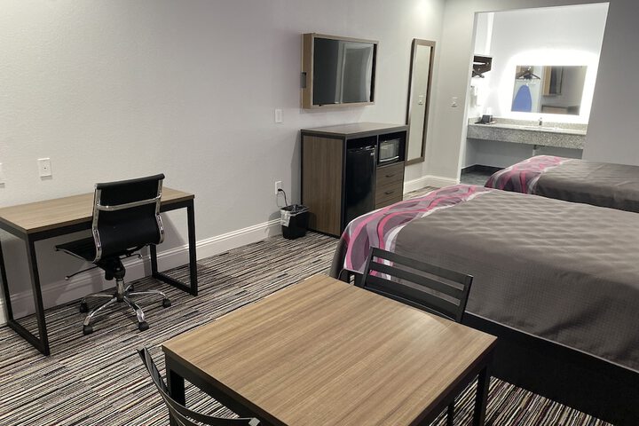 Room 4 of 23