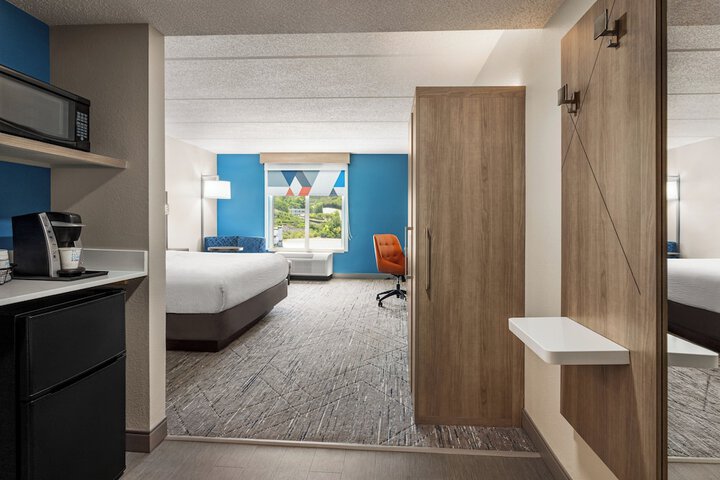 Room 16 of 55