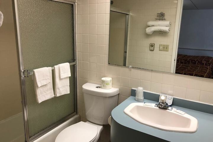 Room 7 of 28