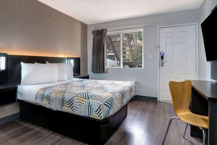 Room 22 of 27