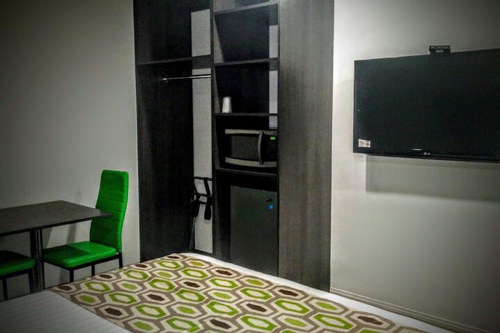 Room 13 of 21