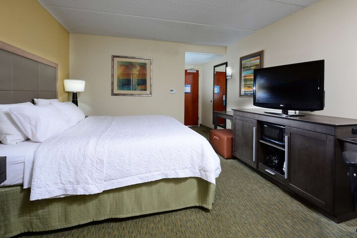 Hampton Inn Raleigh / Town of Wake Forest