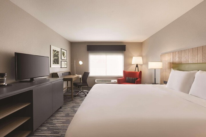 Country Inn & Suites by Radisson Green Bay North