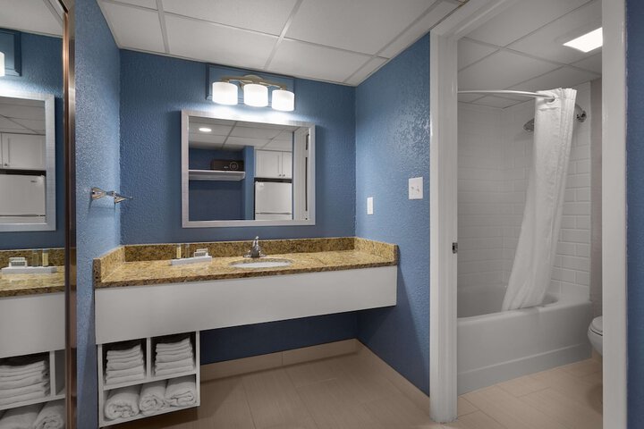 Dayton House Resort BW Signature Collection