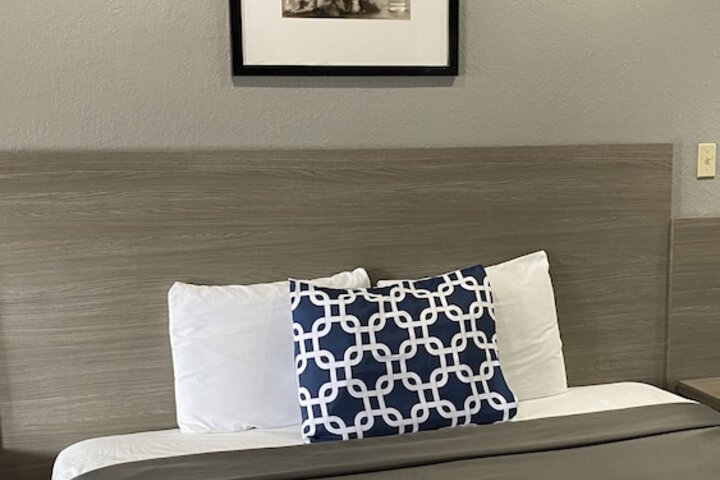 Room 50 of 64