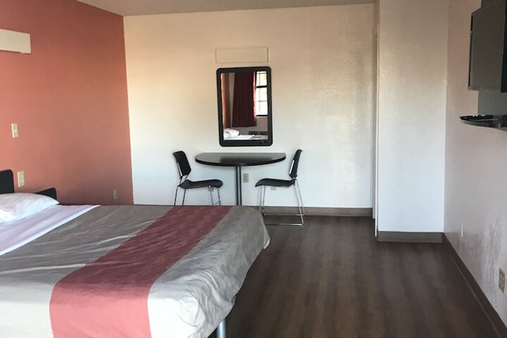 Room 15 of 39