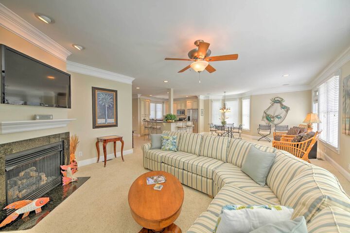Manteo Waterfront Resort Home w / 30-ft Dock!