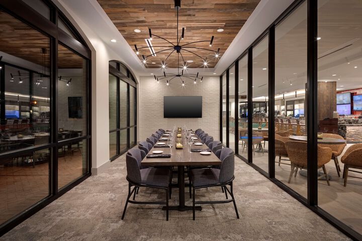 Dining 55 of 65