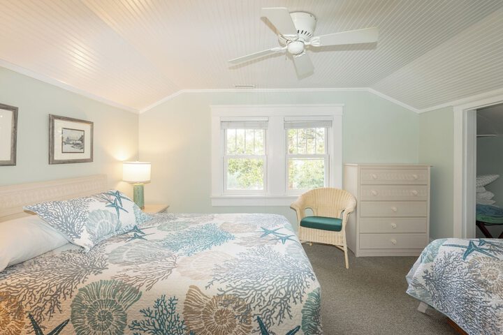Ocracoke Harbor Inn