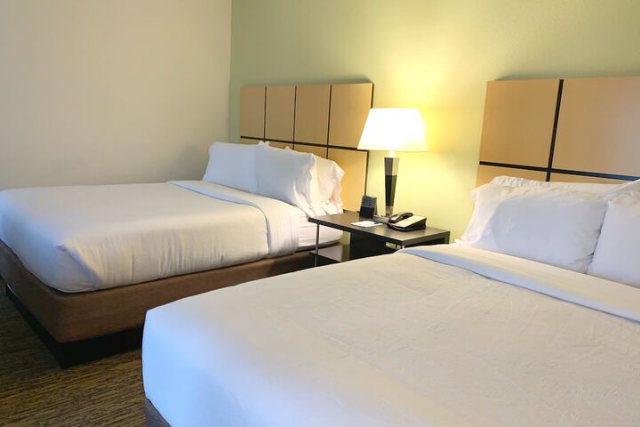 Room 33 of 38