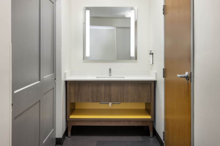 Room 20 of 84