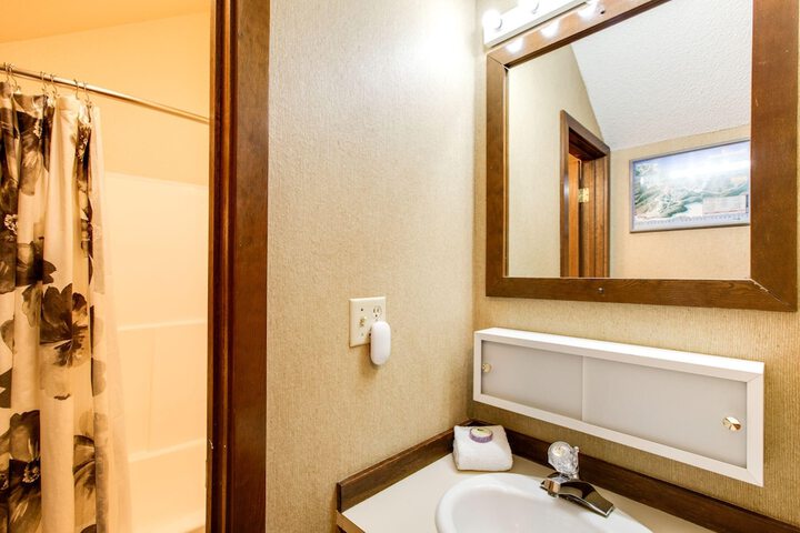 59SW - Fireplace - Dishwasher - Washer / Dryer - Sleeps 6