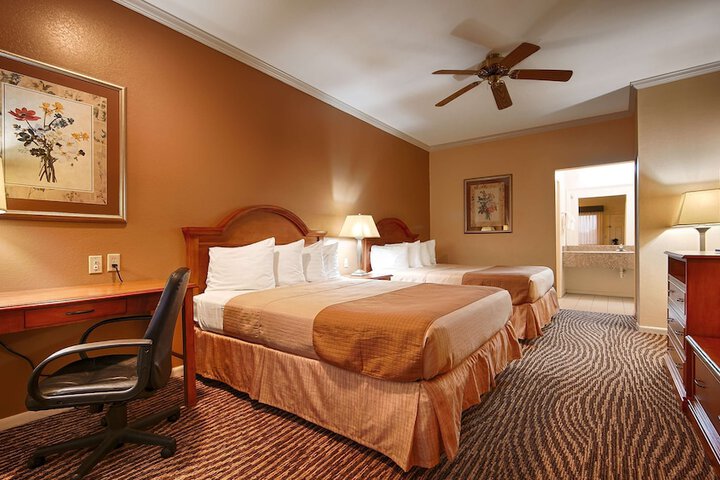 Room 9 of 17