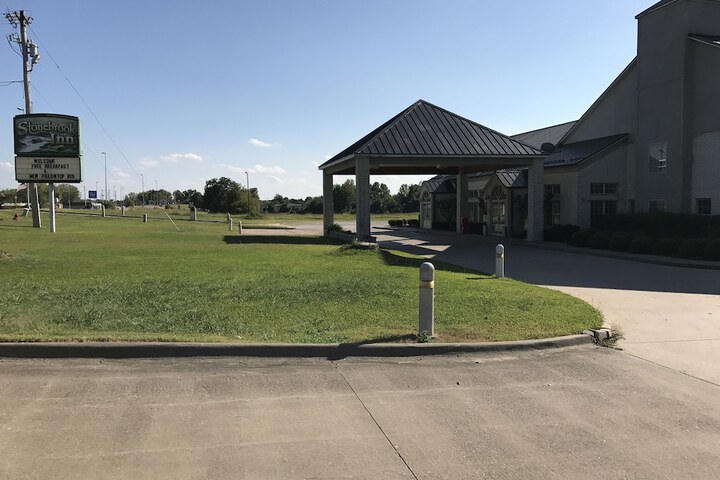 Days Inn by Wyndham Grove