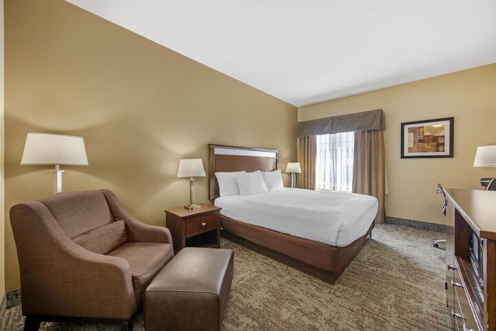 Best Western Plus Prairie Inn