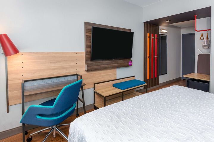 Room 12 of 38