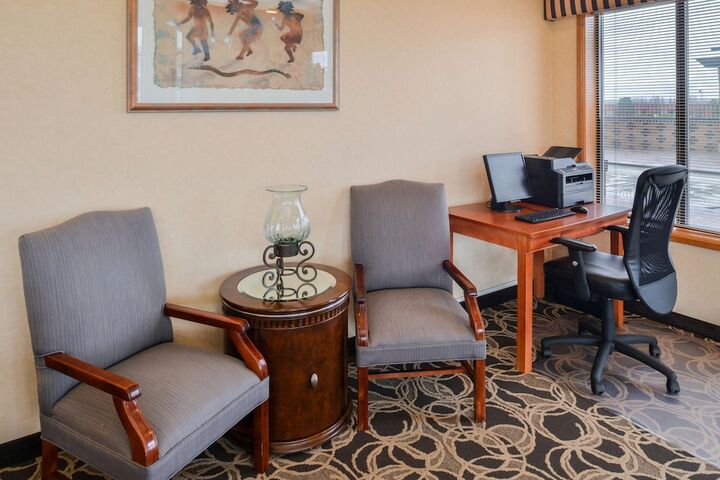 Business Center 46 of 48