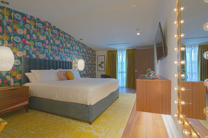 Room 27 of 28