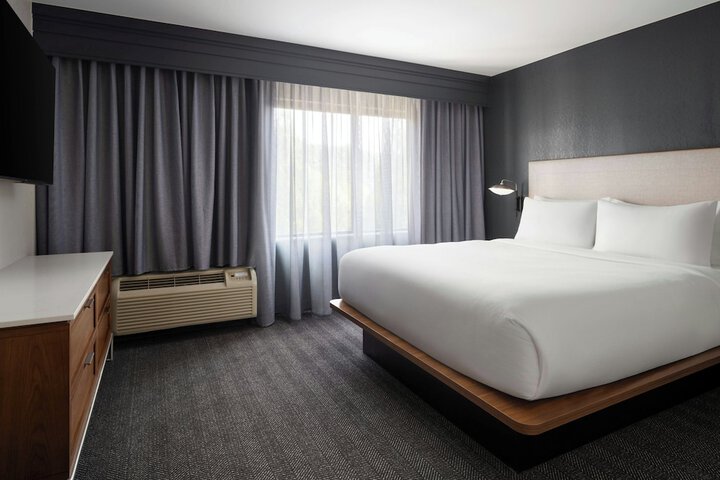 Courtyard by Marriott Atlanta Buford Mall of Georgia
