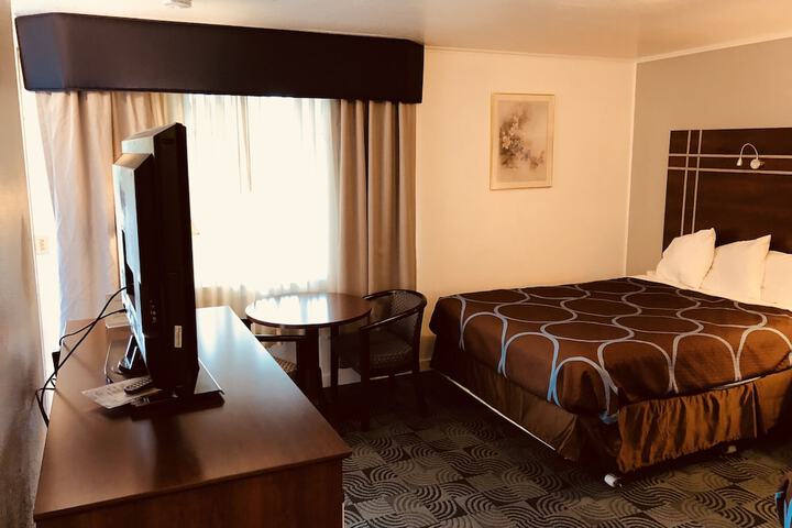Room 21 of 33