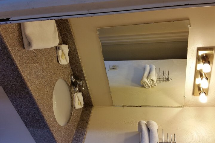 Room 34 of 36
