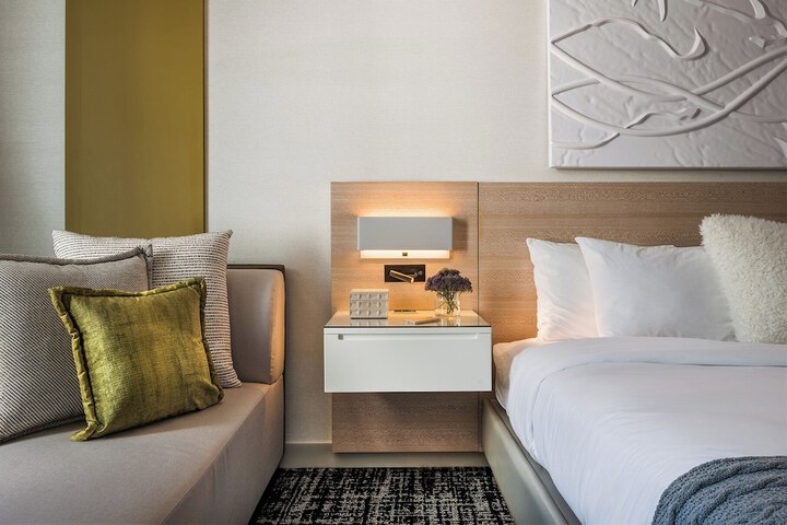 Room 14 of 27