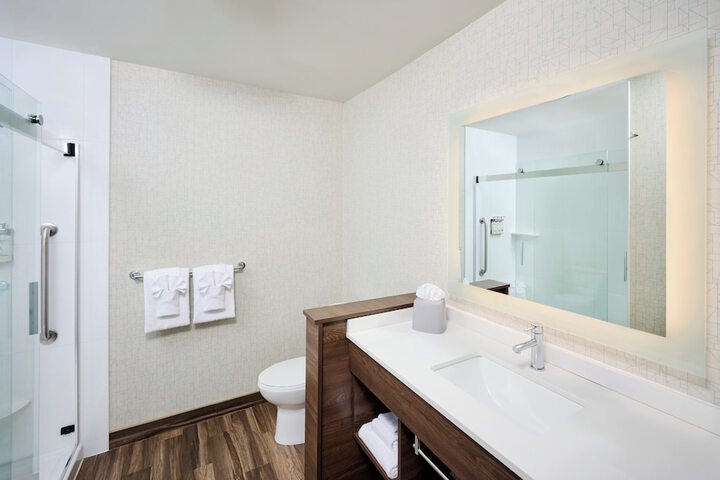 Holiday Inn Express and Suites Brantford by IHG