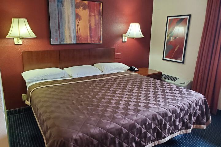 Room 17 of 23