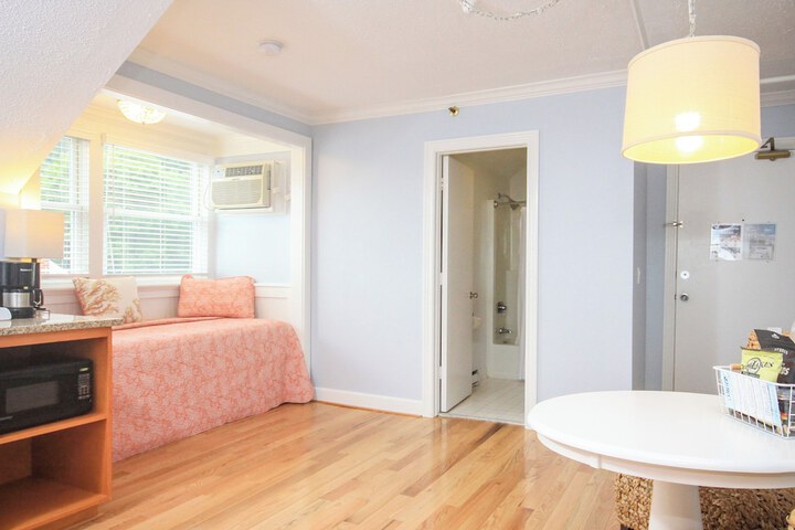 Room 63 of 119