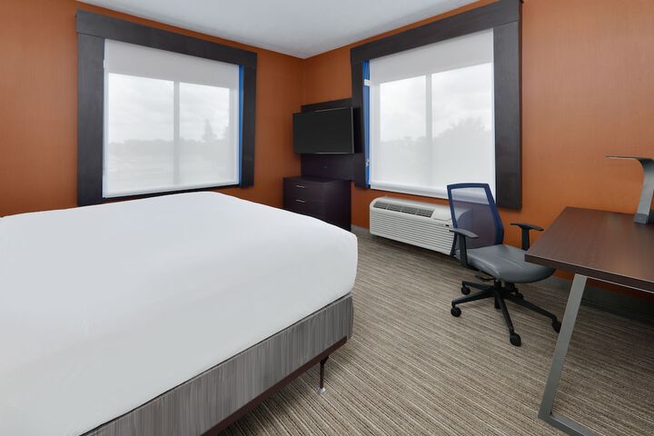 Holiday Inn Express Hotel & Suites Dallas - Duncanville by IHG