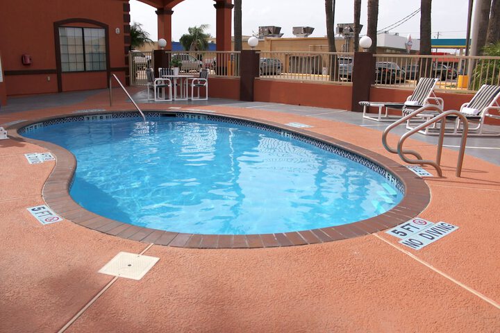 Pool 5 of 39