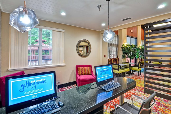 Business Center 79 of 81