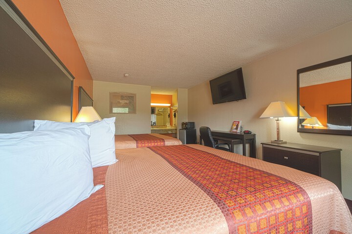 Regency Inn & Suites by OYO Bay City TX
