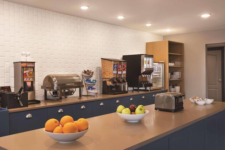 Country Inn & Suites by Radisson Madison, WI